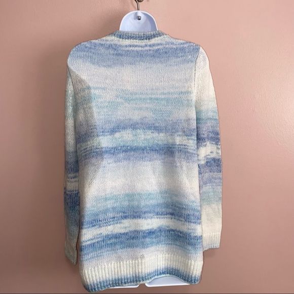 GAP NWT oversized blue & white sweater size small - Picture 4 of 7